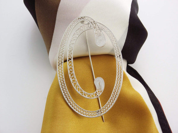 Filigree Letter Brooch - O - AG Agora Jewellery London